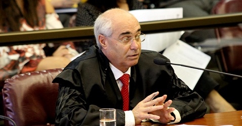 O  relator do processo, conselheiro Mauri Torres (Foto: Karina Camargos Coutinho)